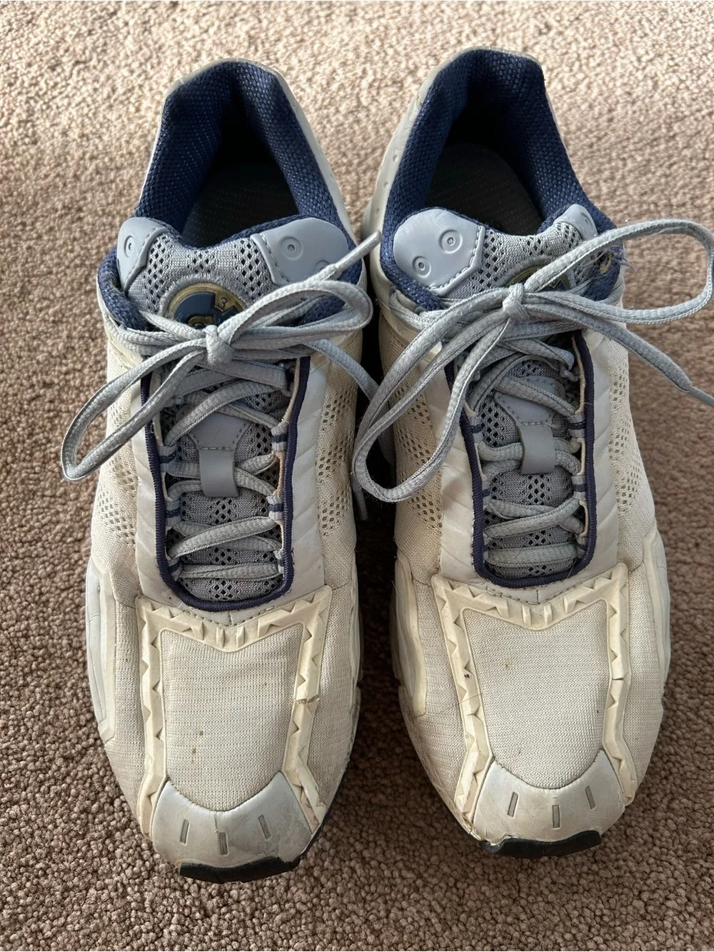 Vintage A3 adidas running shoes men’s size 10 Y2K